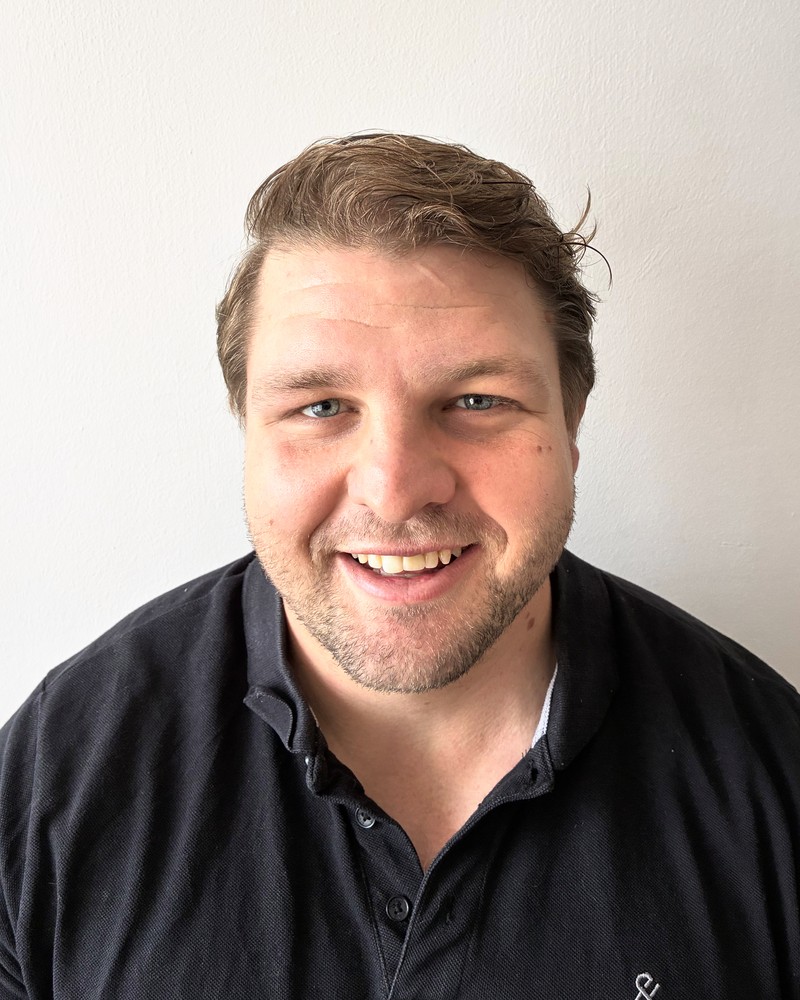 Portrait of Simon Raw